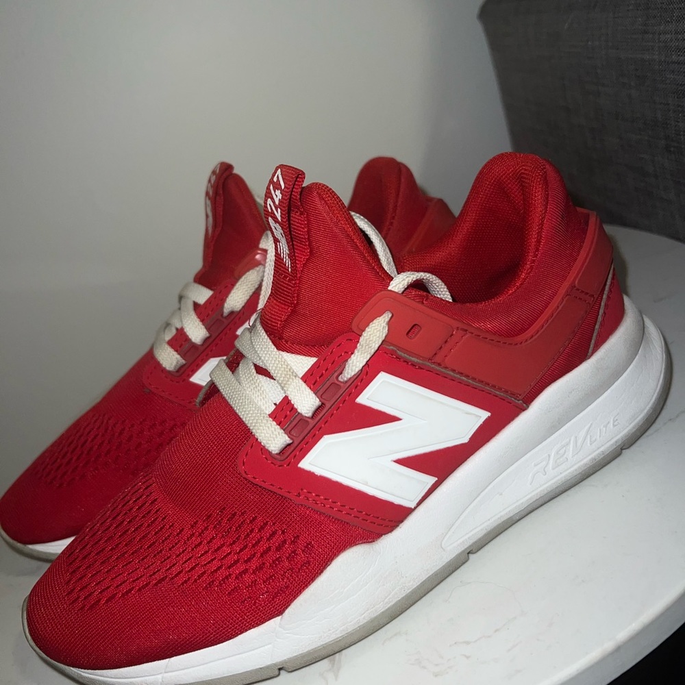 New balance sneakers red to two times very comfortable